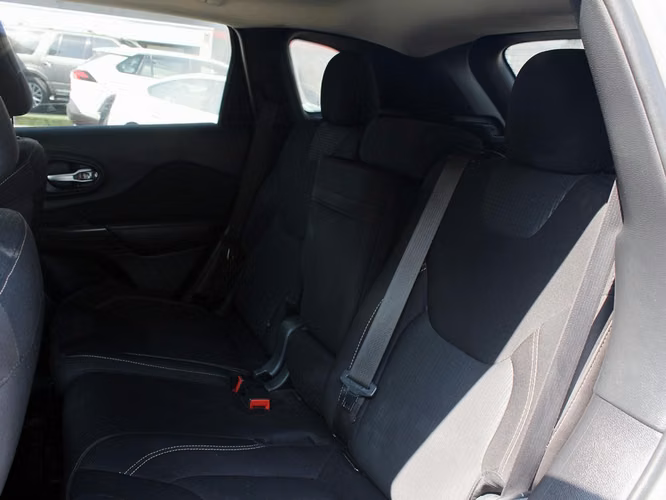 JEEP CHEROKEE LONGITUDE  2,4 AUT 2017 - Imagen 19
