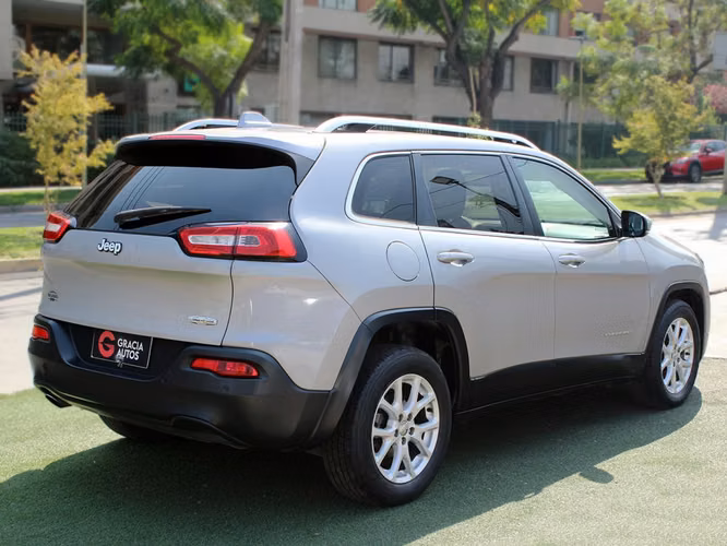 JEEP CHEROKEE LONGITUDE  2,4 AUT 2017 - Imagen 4