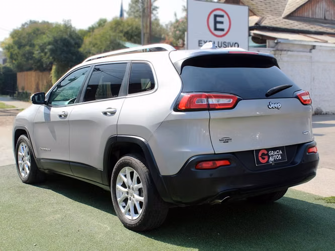 JEEP CHEROKEE LONGITUDE  2,4 AUT 2017 - Imagen 6