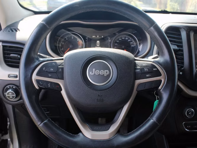 JEEP CHEROKEE LONGITUDE  2,4 AUT 2017 - Imagen 10