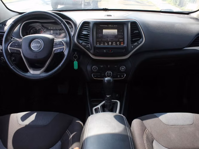 JEEP CHEROKEE LONGITUDE  2,4 AUT 2017 - Imagen 9