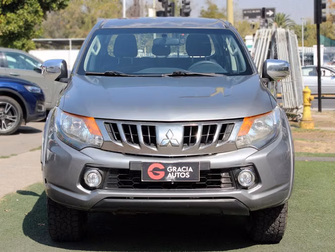 MITSUBISHI L200 KATANA CR 2.4 2017 - Imagen 3