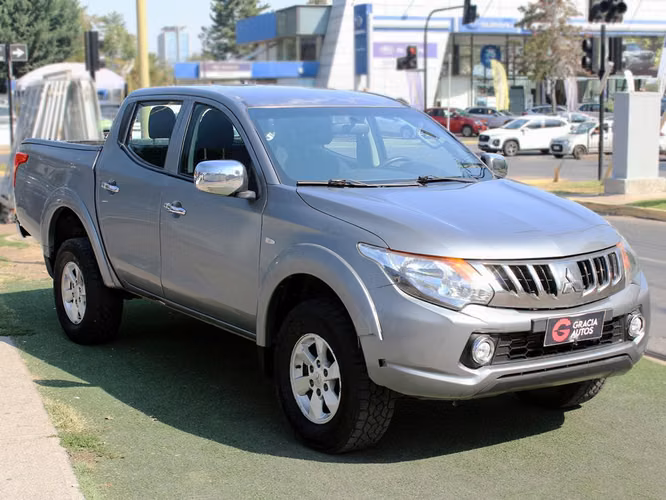 MITSUBISHI L200 KATANA CR 2.4 2017 - Imagen 2
