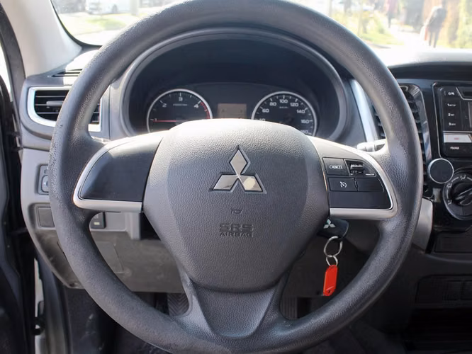 MITSUBISHI L200 KATANA CR 2.4 2017 - Imagen 10