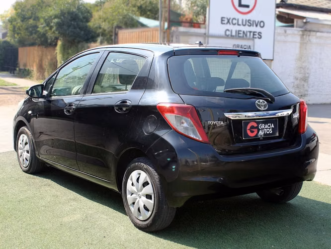 TOYOTA YARIS SPORT GLI 1.3 MT 2012 - Imagen 6