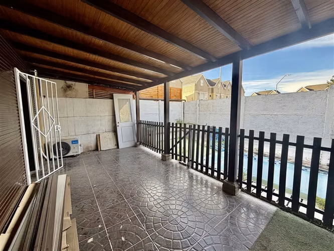 Casa con local comercial de 4 dorm. en Padre Hurtado - Imagen 12