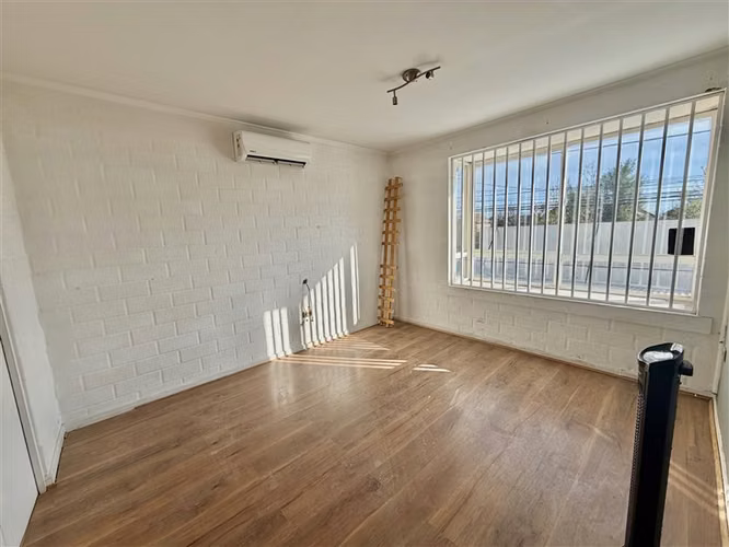 Casa con local comercial de 4 dorm. en Padre Hurtado - Imagen 2