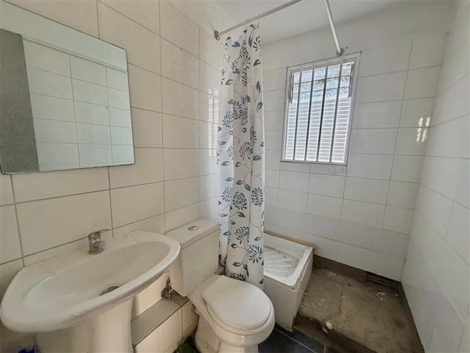 Casa con local comercial de 4 dorm. en Padre Hurtado - Imagen 10