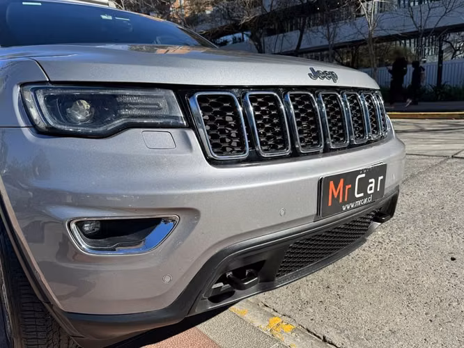 JEEP GRAND CHEROKEE LAREDO 3.6 - 2018 | 2669 - Imagen 20