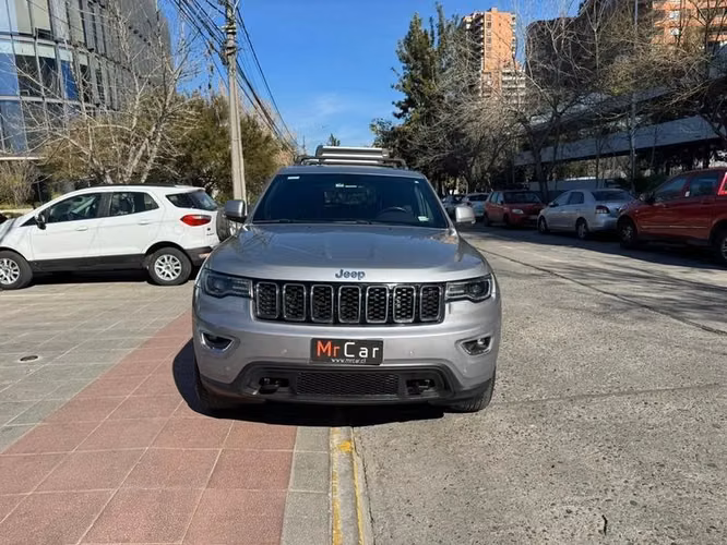 JEEP GRAND CHEROKEE LAREDO 3.6 - 2018 | 2669 - Imagen 2