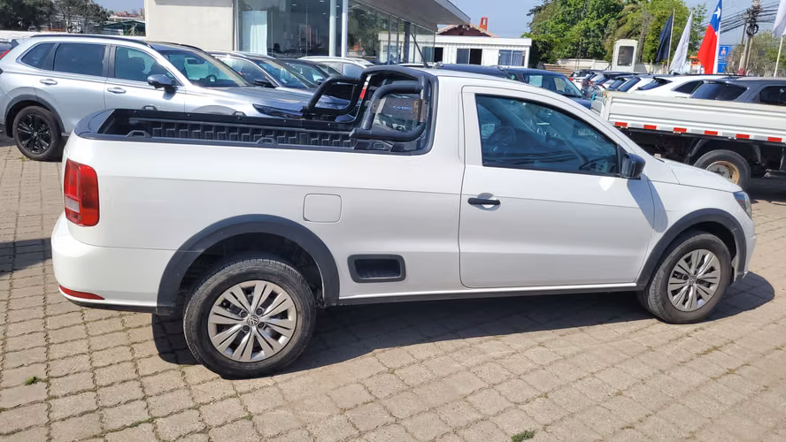 Volkswagen SAVEIRO DC 4X2 1.6 FULL MEC. 1.6 • 4x2 • Mecánica • 2023 - Imagen 4