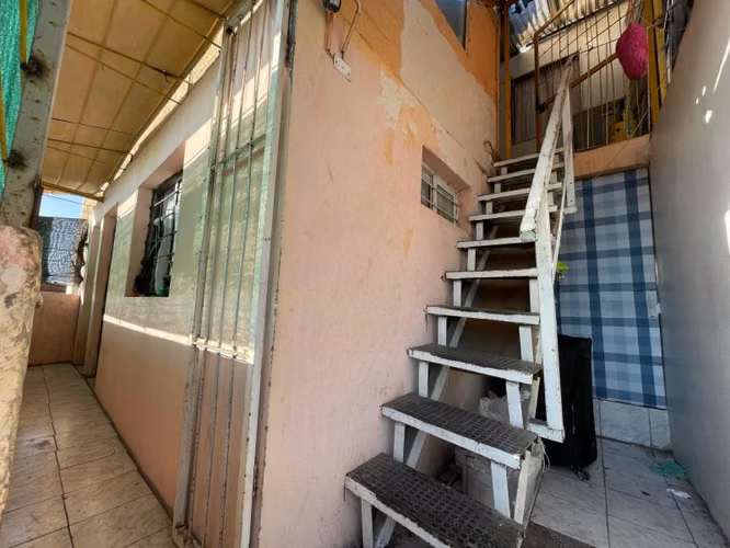 INVIERTE EN CASA DE 15 HABITACIONES EN AVENIDA ARGENTINA - Imagen 7