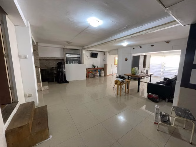 INVIERTE EN CASA DE 15 HABITACIONES EN AVENIDA ARGENTINA - Imagen 11