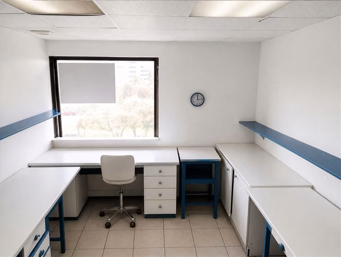 Llegar y operar: laboratorio dental completo con resolución sanitaria - El Llano - Imagen 1