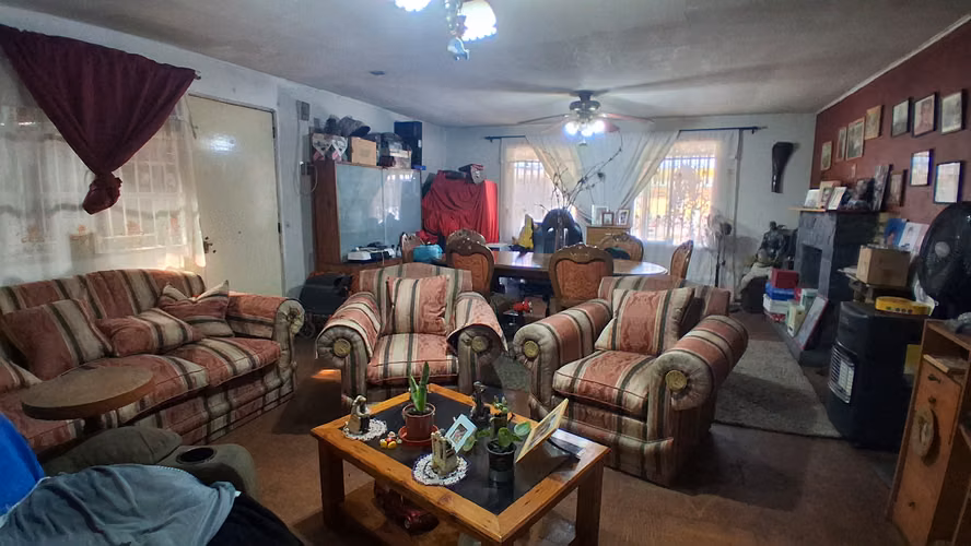 CASA EN VENTA, EXCELENTE CONECTIVIDAD PASAJE CERRADO