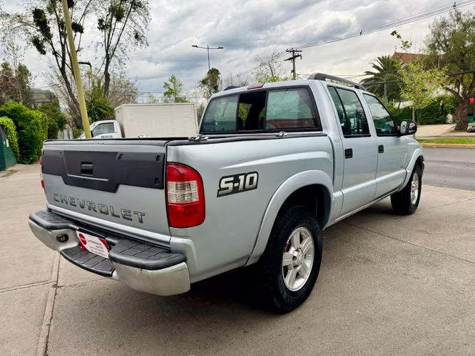 CHEVROLET S10 APACHE 2.4 MEC FULL AIRE SOLO 186.000 KM VER EN LAS CONDES 2008