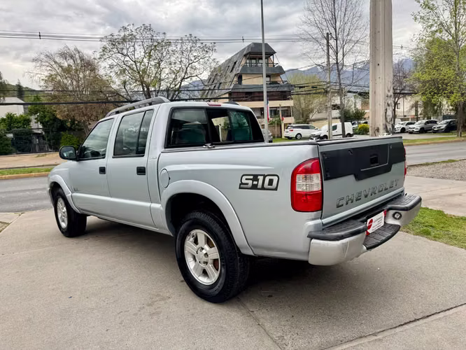 CHEVROLET S10 APACHE 2.4 MEC FULL AIRE SOLO 186.000 KM VER EN LAS CONDES 2008