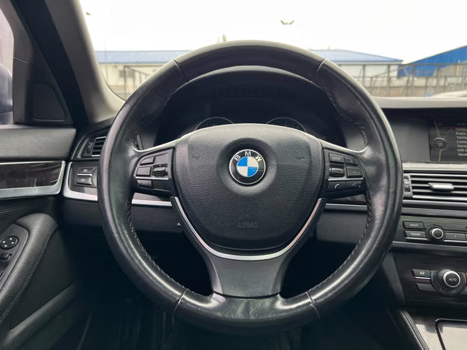 BMW 520 I 2.0 AUT 2013 - Imagen 11