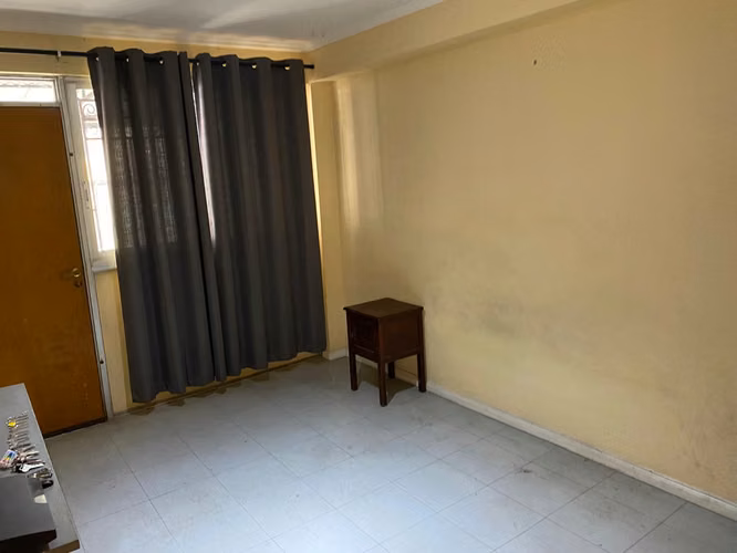Casa Sólida de 2 Pisos en Sector Centro | Calle Esmeralda | 4D + 1B - Imagen 11