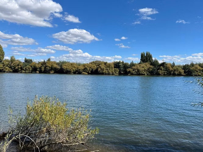 NATURALEZA IMPONENTE Y COMODIDAD URBANA CON ACCESO A RÍO - Imagen 10