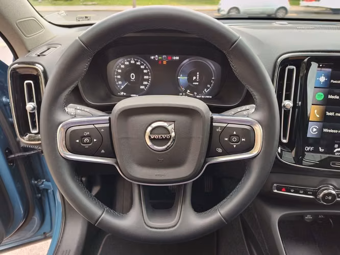 VOLVO XC40 2022 - Imagen 11