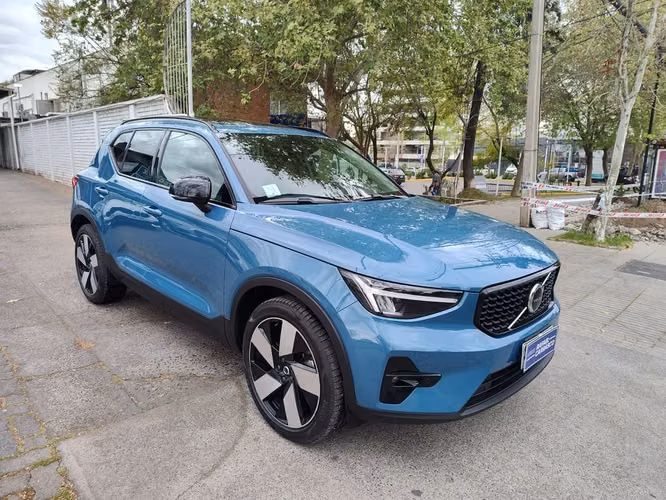 VOLVO XC40 2022 - Imagen 3