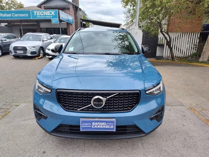 VOLVO XC40 2022 - Imagen 2