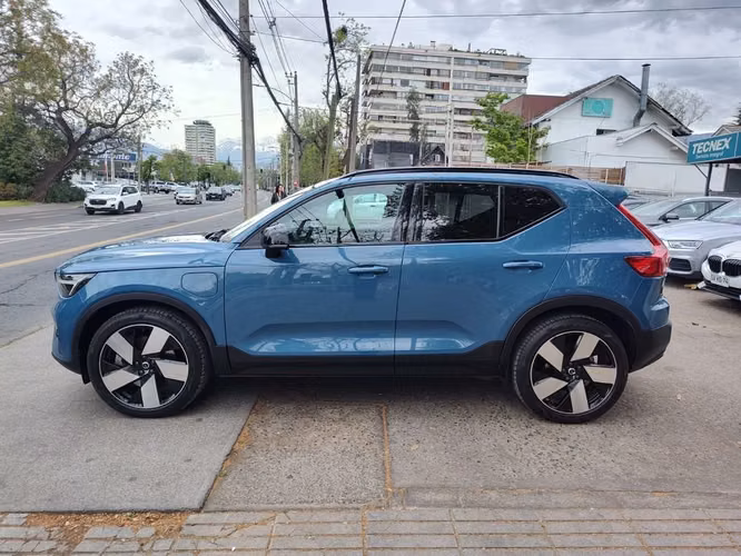 VOLVO XC40 2022 - Imagen 8