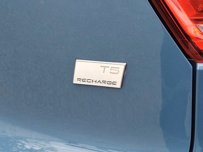 VOLVO XC40 2022 - Imagen 9