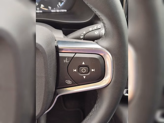 VOLVO XC40 2022 - Imagen 12