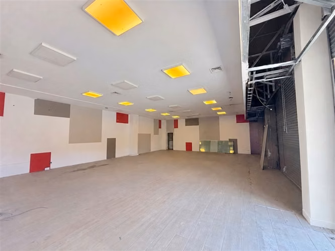 Local 180m2 en Strip Center Alto Flujo Metro Puente Alto