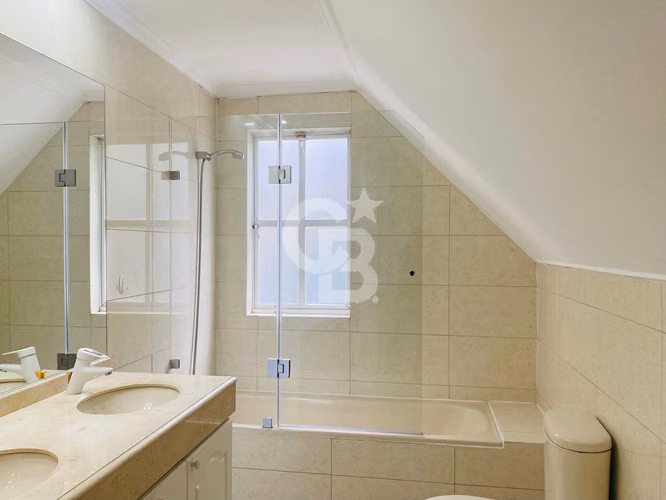 Excelente Casa en Arriendo en sector de La Dehesa - Imagen 15