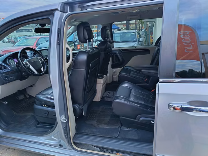 CHRYSLER GRAND TOWN COUNTRY