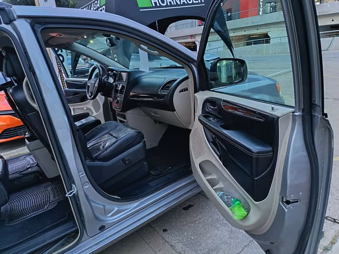CHRYSLER GRAND TOWN COUNTRY