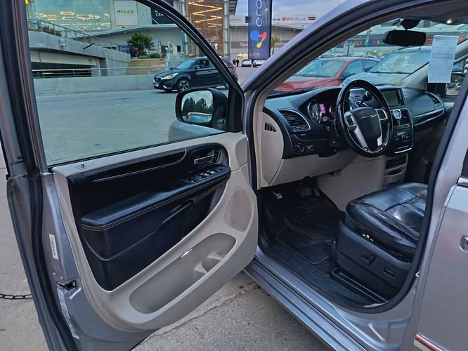 CHRYSLER GRAND TOWN COUNTRY