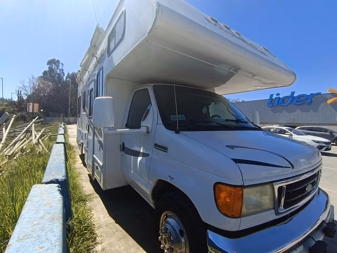 FORD E-350 MAJESTIC 6.8