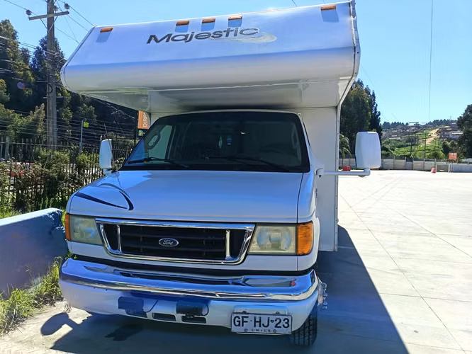 FORD E-350 MAJESTIC 6.8
