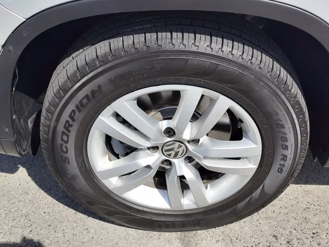 VOLKSWAGEN TIGUAN - Imagen 10