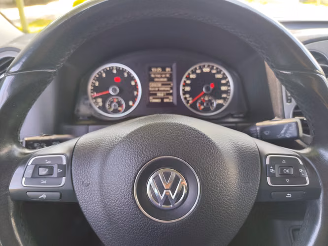 VOLKSWAGEN TIGUAN - Imagen 11