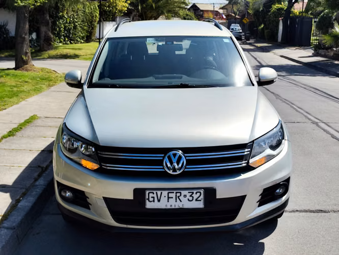 VOLKSWAGEN TIGUAN - Imagen 8