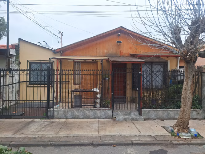 Oportunidad Casa Con Depto. A 300mt De Nueva Estación Metro