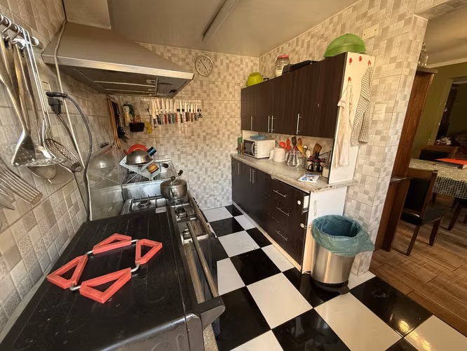Casa 7 dormitorios, 3 baños, 206 m2 útiles - Imagen 8