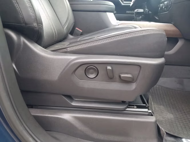 Chevrolet Silverado 3.0 HIGH COUNTRY 4X4 AT 4P 2023 - Imagen 18