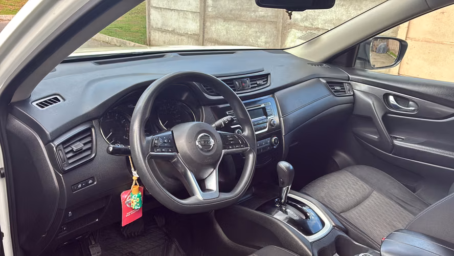 Nissan X-Trail 2018, A/C, 4x4 y automática - Imagen 7