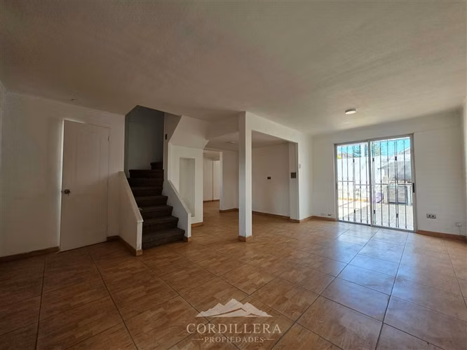 Casa en arriendo de 3 dorm. en Puente Alto