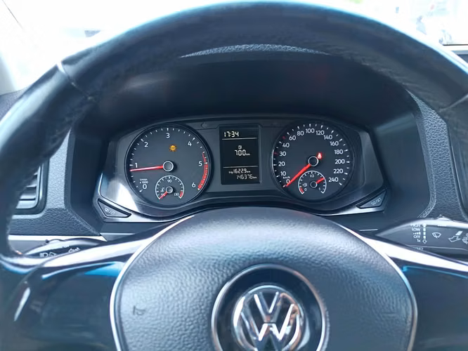 VOLKSWAGEN AMAROK 2.0 TRENDLINE DIESEL DOB. CAB. 2WD MT 4P - Imagen 5