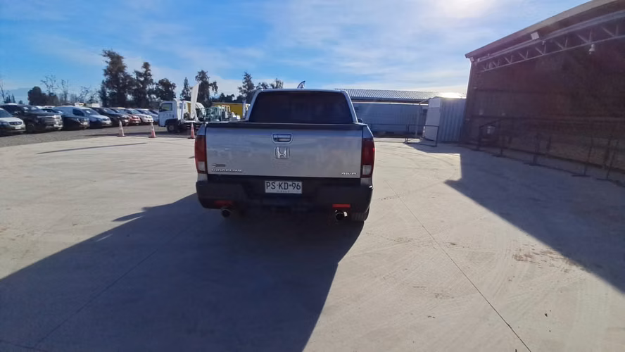 CAMIONETA MARCA HONDA MODELO RIDGELINE RTL 4X4 3.5 AUT AÑO 2021 - Imagen 8