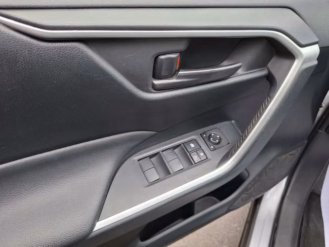 TOYOTA RAV4 2020 - Imagen 10
