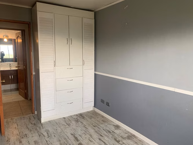Casa de un piso con piscina y gimnasio en condominio de Los Andes