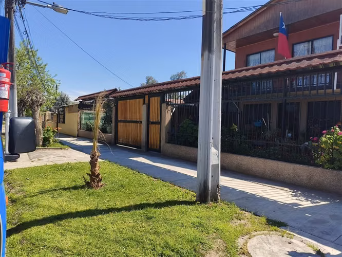 Casa en venta de 8 dorm. en La Florida